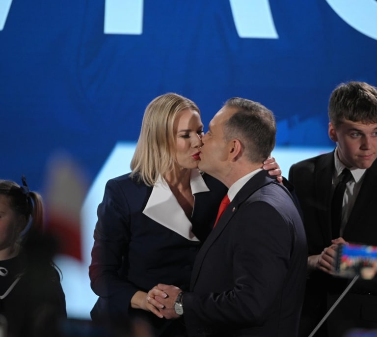 La victoria del populista Karol Nawrocki en las presidenciales polacas da en la línea de flotación al primer ministro Donald Tusk