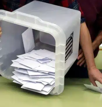 La Audiencia de Barcelona amnistía a 40 excargos del Govern por los [...]