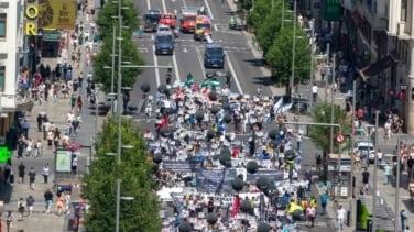 La falta de unión entre los profesionales  mutualistas y los desacuerdos parlamentarios complican la pasarela al RETA