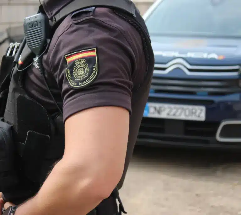 Empleado de residencia detenido por abusar y grabar a ancianos residentes