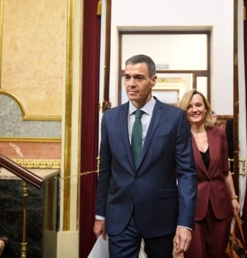 El 'caso Leire' hace subir un 2,3% en voto al PSOE y [...]