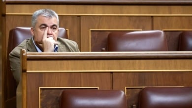 El hijo del socialista imputado en la 'trama Leire' hacía de 'recadero' entre Santos Cerdán y Koldo