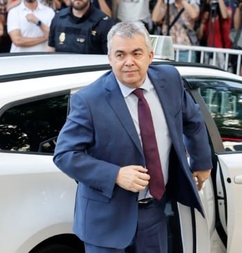 La decisión del juez de enviar a Cerdán a prisión rompe la [...]