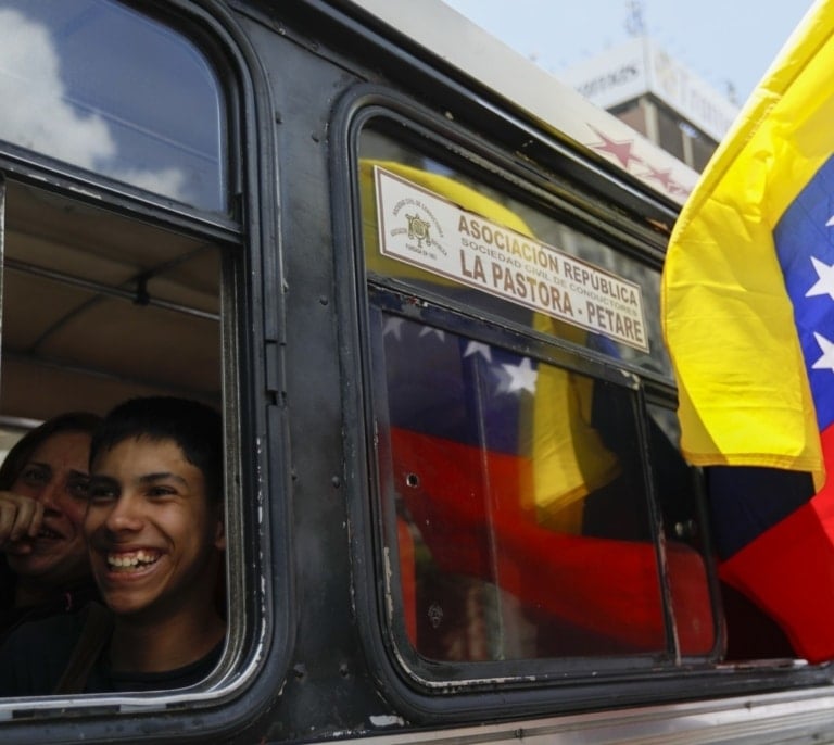 Telefónica, la censura en Venezuela y el silencio de los medios españoles