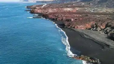 Guardia Civil fuera de servicio salva a un hombre de ahogarse en Tazacorte (La Palma)