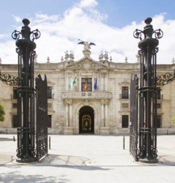Un profesor español corrige a Einstein y resuelve un problema de hace [...]