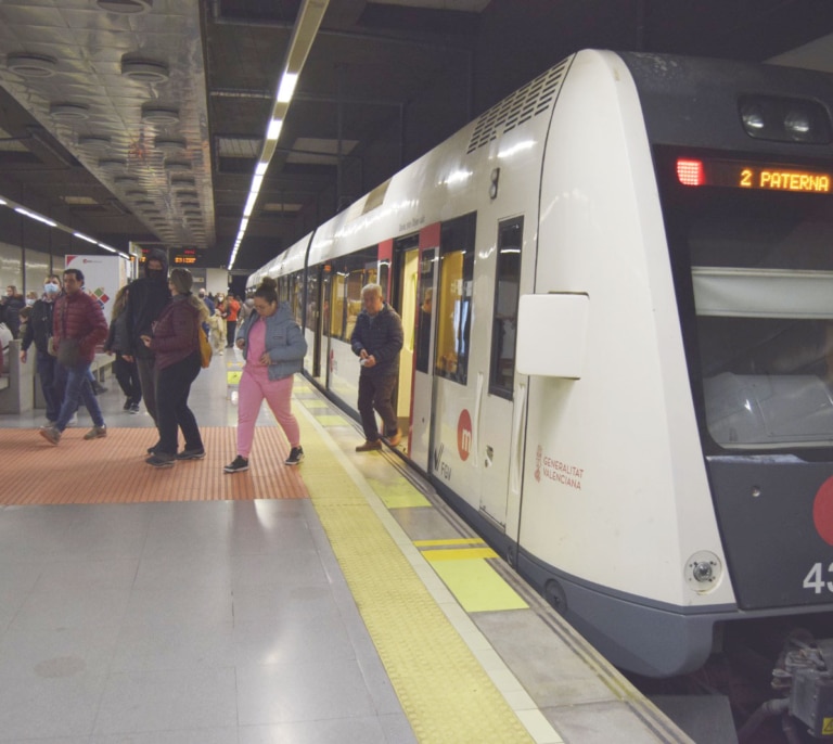Vuelve el metro a la zona 'DANA' de Valencia hoy: inicio a las 05:22 h en un día de ajustes
