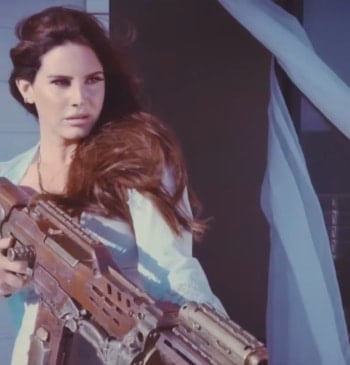La reina triste de Estados Unidos cumple 40: Lana del Rey, entre [...]