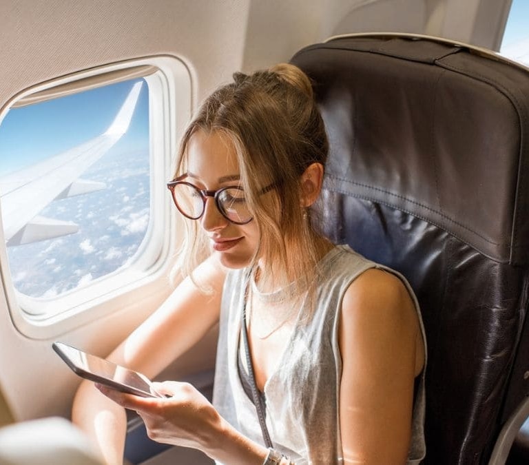 Estas son las aerolíneas que tienen Wifi gratis para viajar en verano