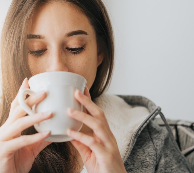 El café con cafeína se asocia a una vejez más saludable en mujeres
