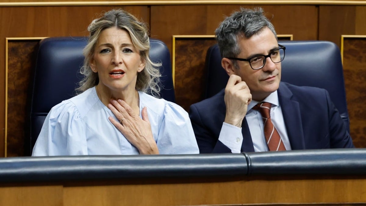 La vicepresidenta segunda y ministra de Trabajo, Yolanda Díaz, y el ministro de Justicia, Presidencia y Relaciones con las Cortes, Félix Bolaños, durante un pleno en el Congreso