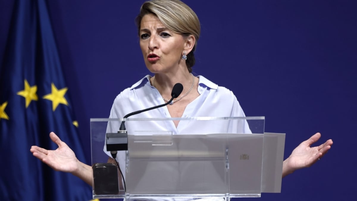 La vicepresidenta segunda del Gobierno y líder de Sumar dentro del Ejecutivo, Yolanda Díaz, durante una rueda de prensa en la que ha exigido a su socio socialista "un reseteo"