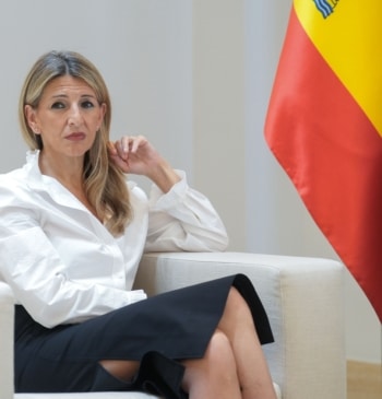 Yolanda Díaz considera "insuficientes" las explicaciones de Sánchez pero le seguirá apoyando