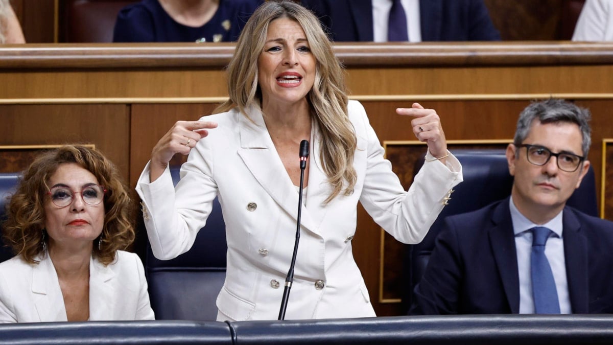 La vicepresidenta segunda del Gobierno y ministra de Trabajo, Yolanda Díaz, este miércoles en el control al Gobierno en el hemiciclo
