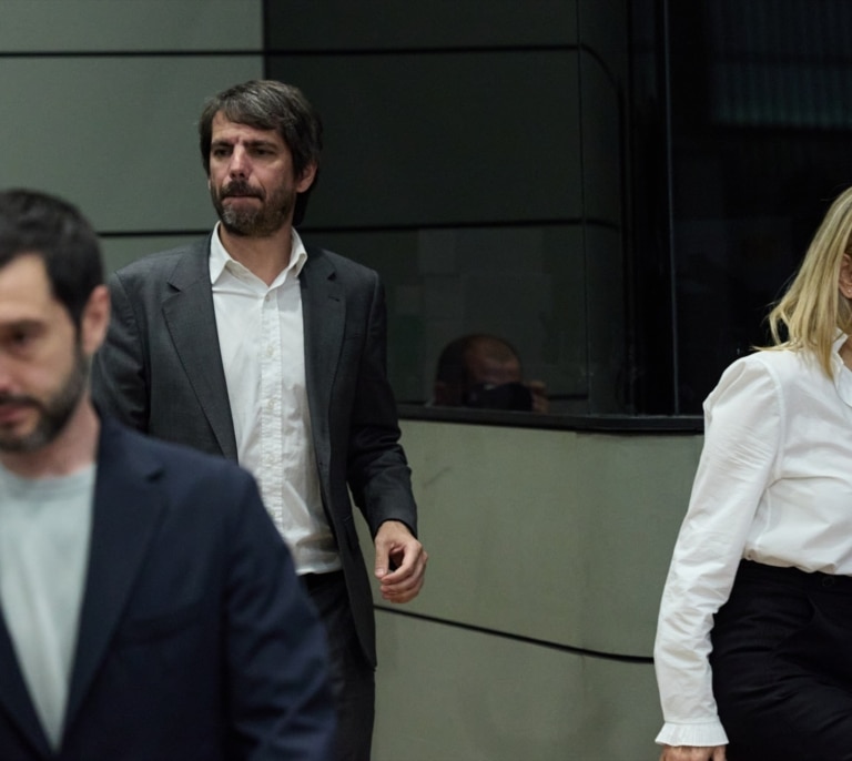 Sumar escenifica su crisis con Sánchez en el Congreso a la espera de una reunión que revise el pacto del Gobierno