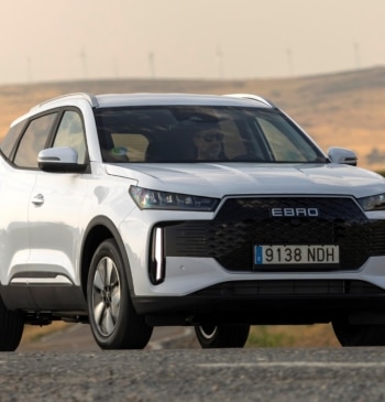 Ebro s400 HEV: El tercer elemento