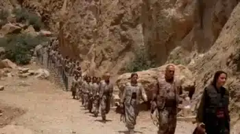 La guerrilla kurda del PKK quema sus armas en el inicio de un desarme histórico
