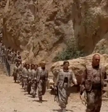 La guerrilla kurda del PKK quema sus armas en el inicio de [...]