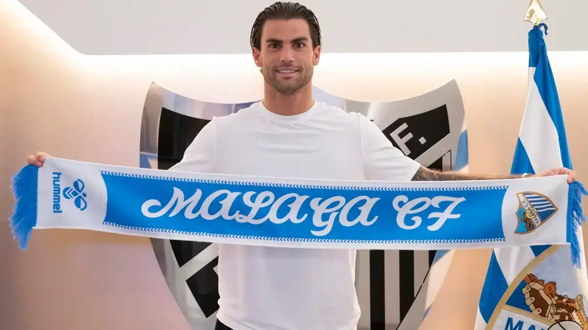 Eneko Jauregi ficha por el Málaga CF y refuerza el ataque blanquiazul