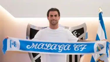 Eneko Jauregi ficha por el Málaga CF y refuerza el ataque blanquiazul
