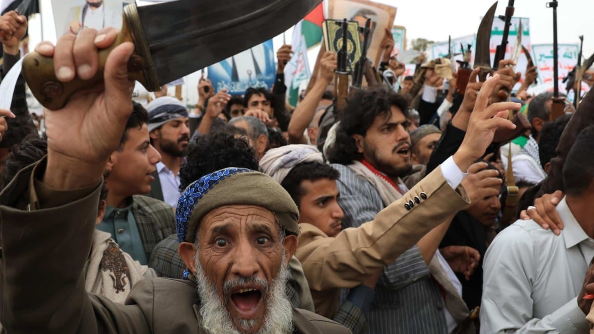 Israel bombardea puertos y centrales eléctricas en una nueva ofensiva contra los hutíes en Yemen