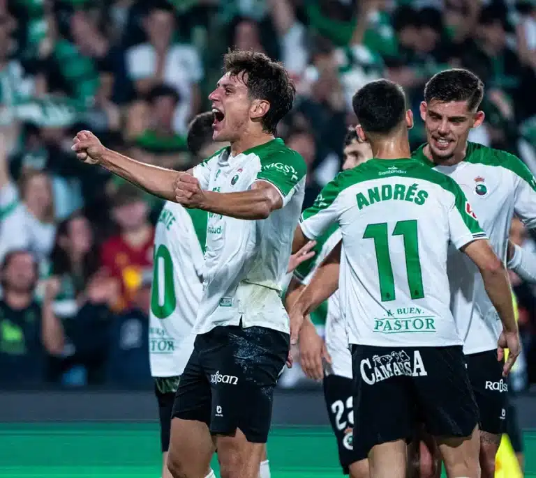 Racing vuelve a los entrenamientos sin fichajes para la temporada 2025/2026