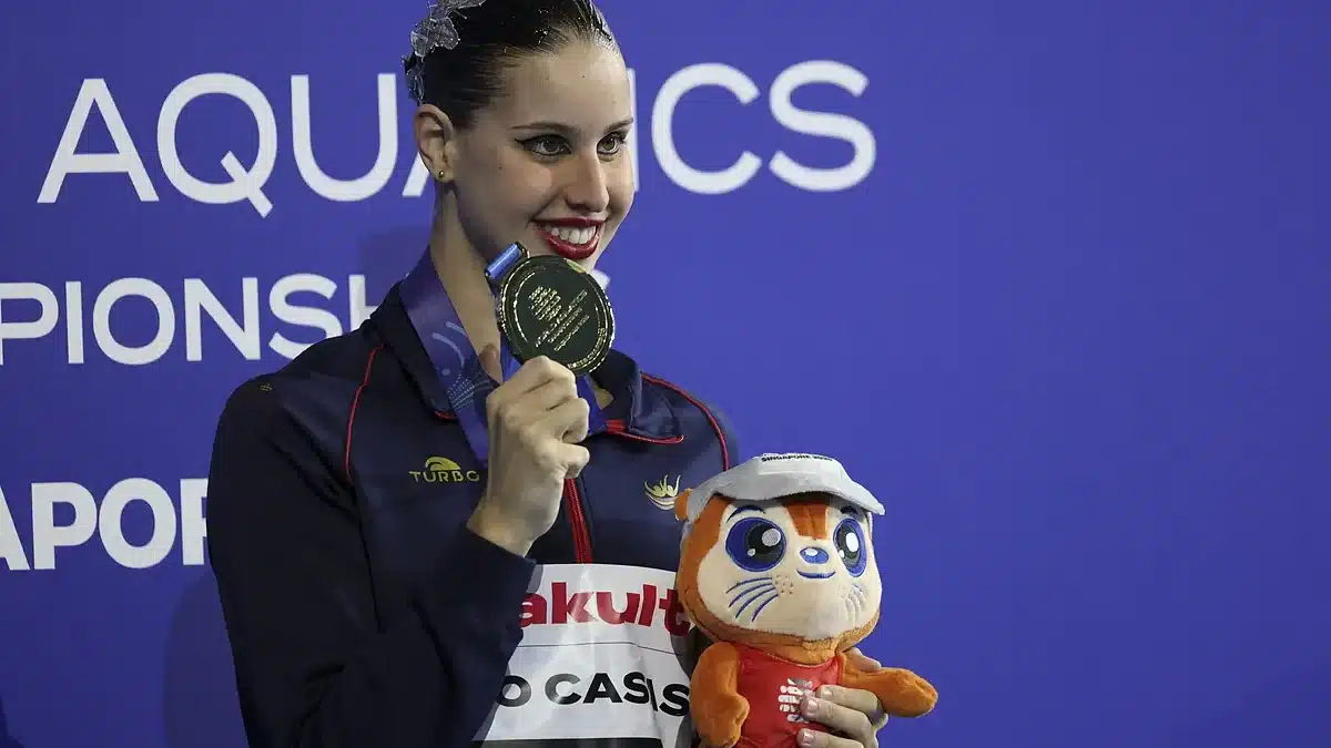 Iris Tió conquista oro histórico en solo libre del Mundial de Singapur