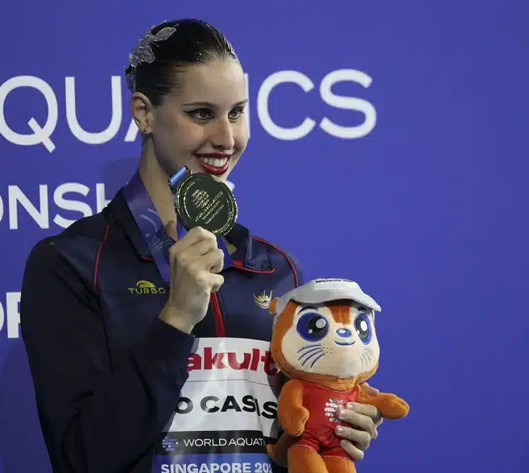 Iris Tió conquista oro histórico en solo libre del Mundial de Singapur