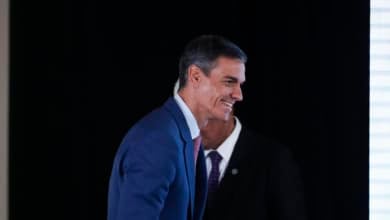 Sánchez promete seguir "sudando la camiseta" a pesar de los escándalos que le rodean