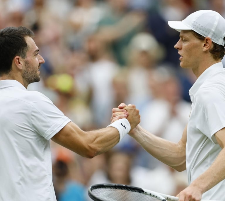 Jannik Sinner liquida al español Pedro Martínez (6-1,6-3,6-1) y entra a octavos de Wimbledon