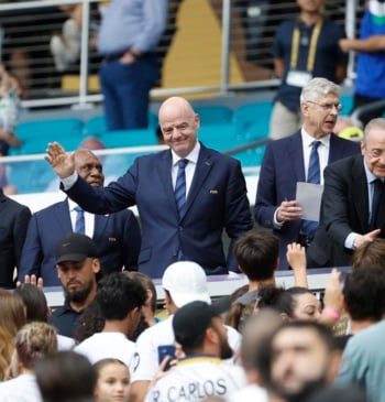 La FIFA expone trofeo del Mundial de Clubes en la Torre Trump [...]