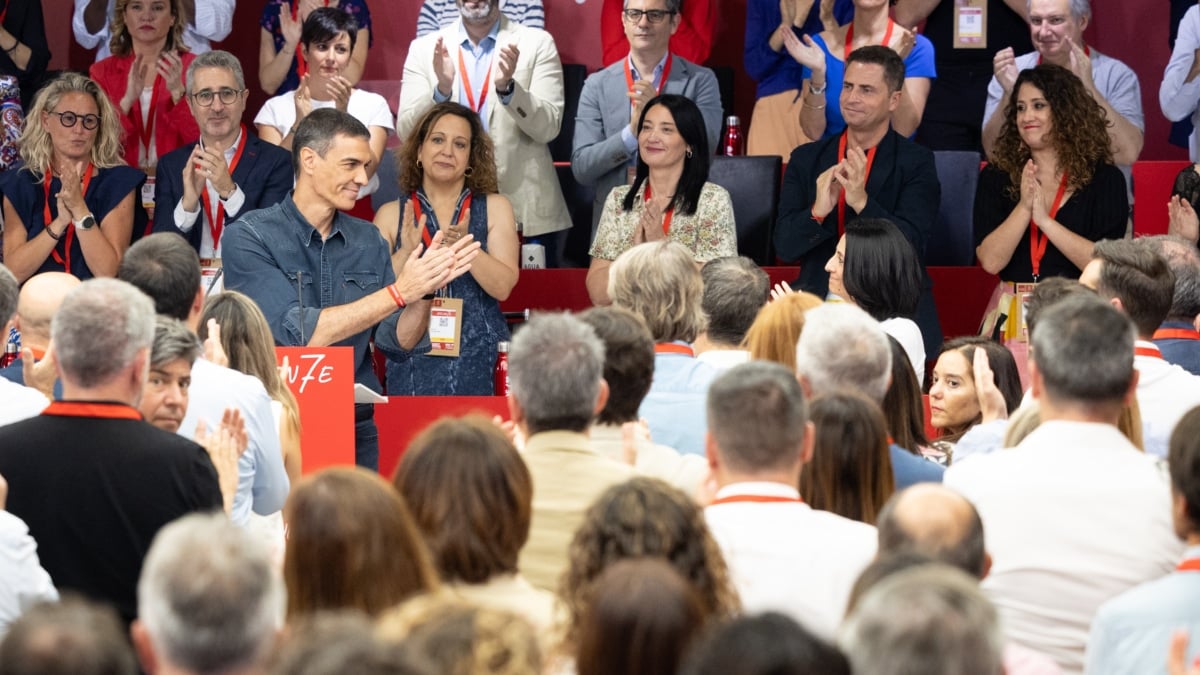 MADRID, 05/07/2025.- El secretario general del PSOE y presidente del Gobierno, Pedro Sánchez, durante el Comité Federal del partido este sábado, en la sede del partido en la madrileña calle de Ferraz. EFE/ Eugenia Morago PSOE SOLO USO EDITORIAL SOLO DISPONIBLE PARA ILUSTRAR LA NOTICIA QUE ACOMPAÑA (CRÉDITO OBLIGATORIO)