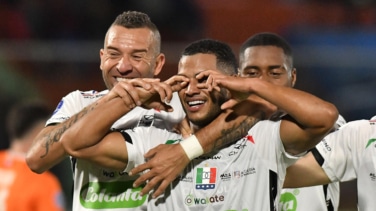 Once Caldas arrasa en Bolivia: goleó 3-0 y está cerca de octavos