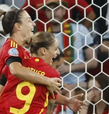 España arrasa en su debut: golea 5-0 a Portugal en la Eurocopa