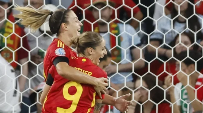 España arrasa en su debut: golea 5-0 a Portugal en la Eurocopa