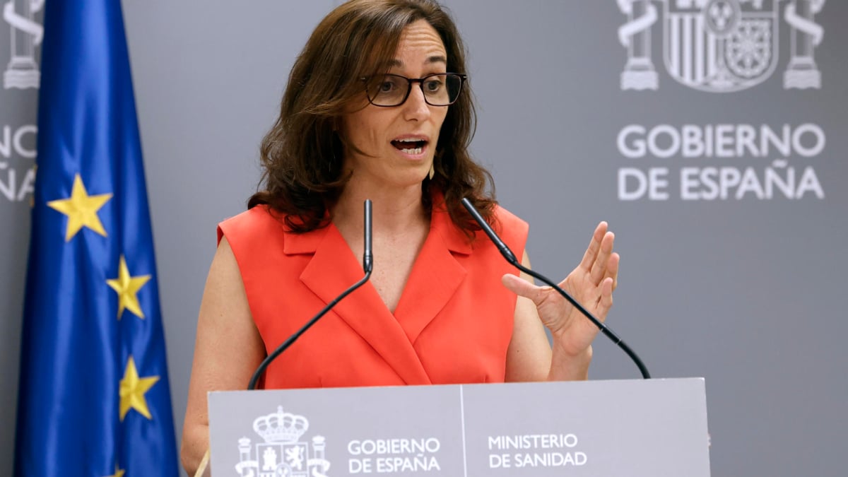La ministra de Sanidad, Mónica García durante una rueda de prensa.