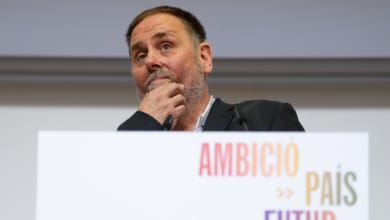 La vaguedad del pacto financiero y la presión interna en ERC amenazan con dejar sin Presupuestos a Sánchez e Illa