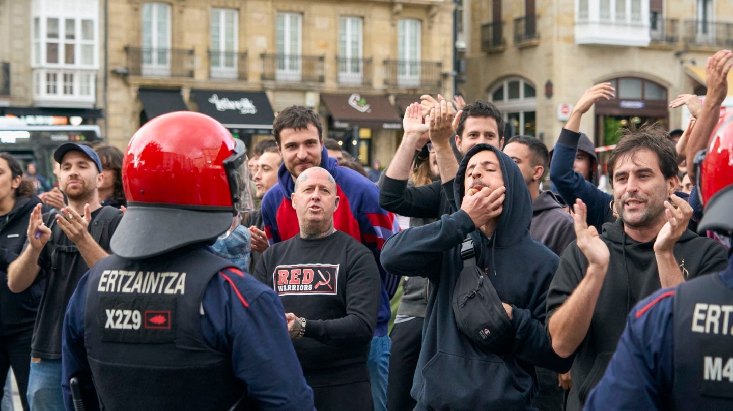 Fiestas, 'zipaios' y pasamontañas, el 'déjà vu' que inquieta a la Ertzaintza