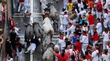 Un toro rezagado de José Escolar, único peligro del rápido sexto encierro de los Sanfermines