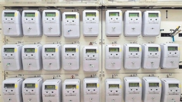 La CNMC insta a las energéticas a que unifiquen sus inspecciones para frenar los más de 200.000 enganches ilegales de luz