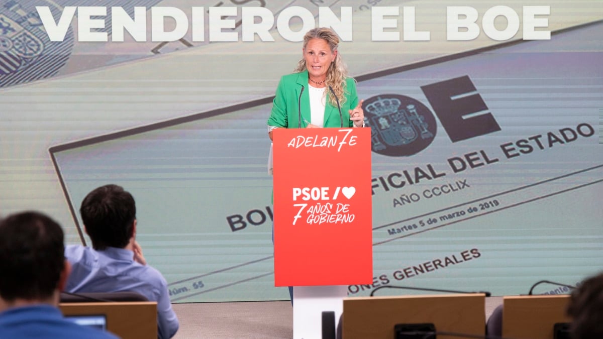 La portavoz del PSOE, Montse Mínguez, tras la reunión de la ejecutiva federal del partido de este 21 de julio de 2025.