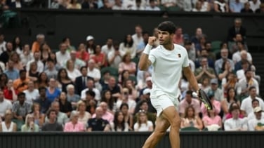 Alcaraz domina a Rublev en Wimbledon: Remontada épica hacia cuartos de final