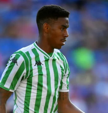 Comunicado del Real Betis: Junior Firpo vuelve con contrato hasta 2028