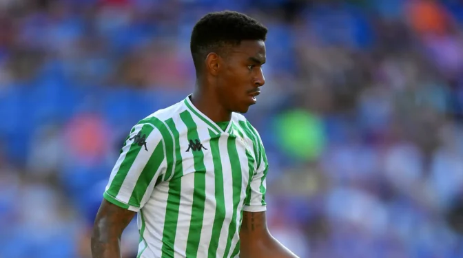 Comunicado del Real Betis: Junior Firpo vuelve con contrato hasta 2028