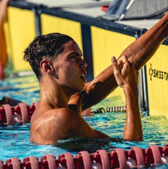Luca Hoek bate el récord español y avanza a las semifinales de [...]