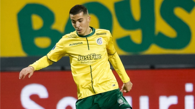 Agim Zeka aterriza en la Nueva Condomina para agitar el ataque