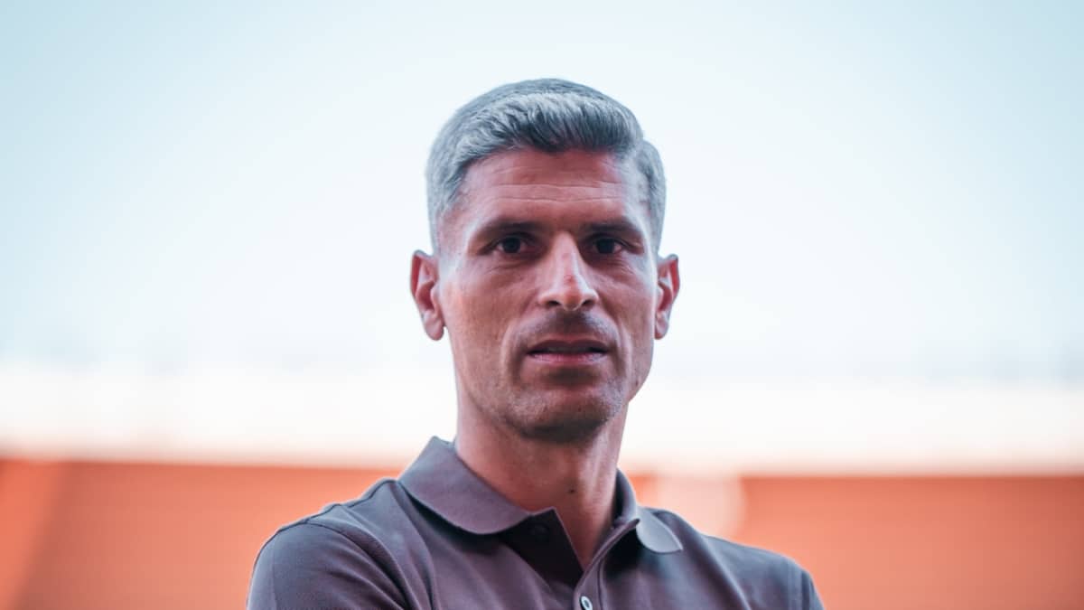 El Almería renueva a Juan Brandáriz “Chumi” hasta 2028 y nombra team manager a Salva Sevilla