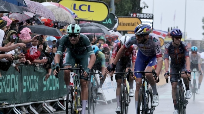 Resumen y clasificación tras la 17ª etapa del Tour de Francia 2025: El esprint final se lo lleva Jonathan Milan