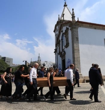 La primera plana del Liverpool y del fútbol portugués se despiden con [...]