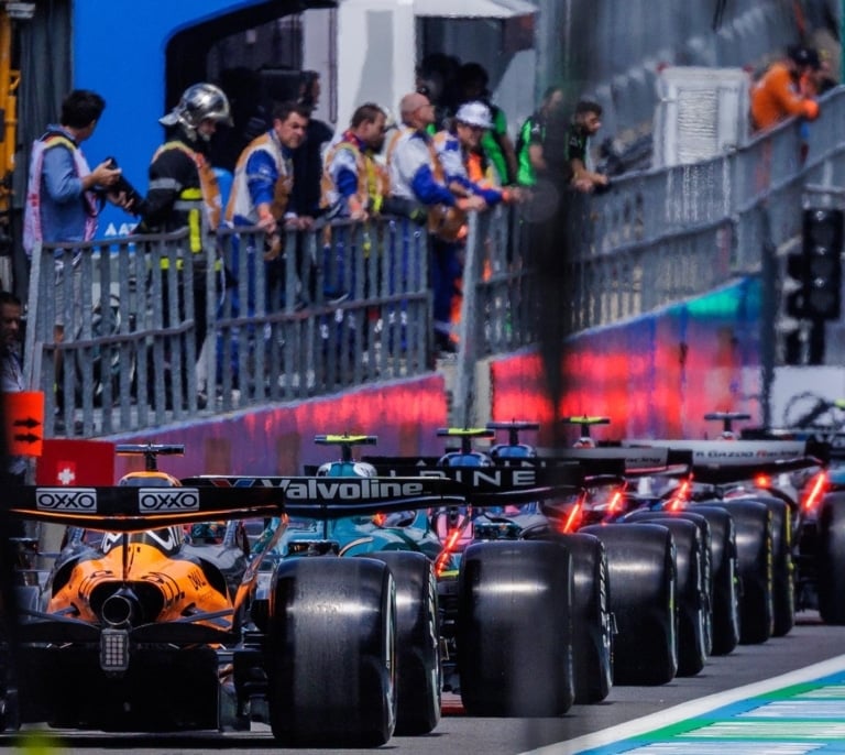 Oscar Piastri de McLaren lidera con autoridad los Libres 1 de Spa